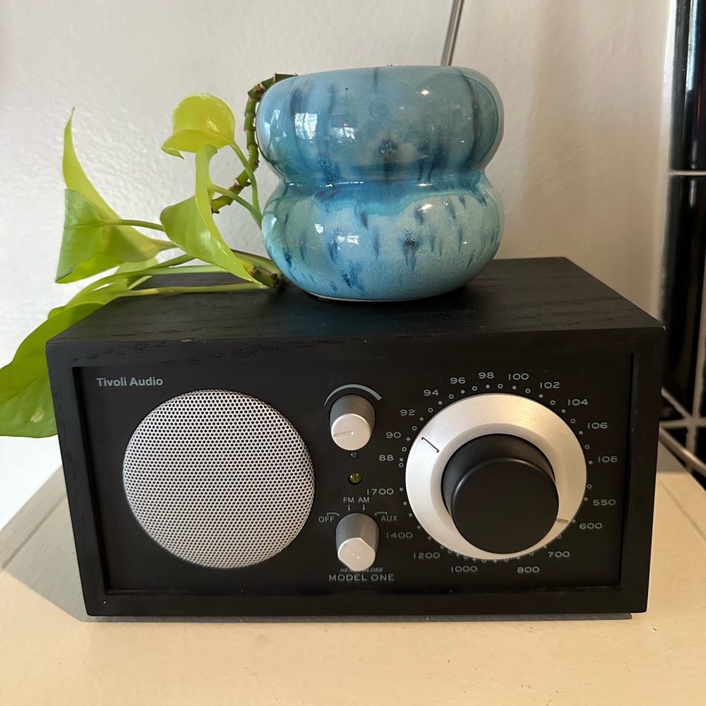 Tivoli Audio Model One Am/Fm Radio Black Walnut Mid Century Modern Design